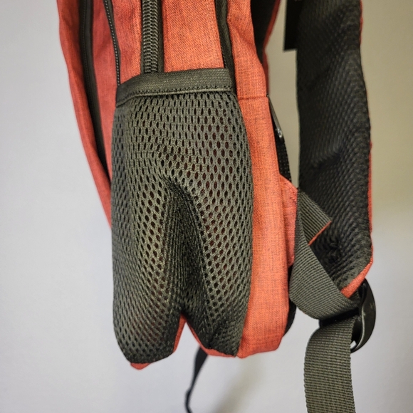 NWT Monsdle Travel Laptop Backpack With USB Charging Port in Red & Black - Picture 13 of 13